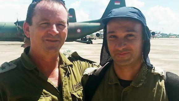 Kobi Peleg, left, and Dr. Reuben Keidar in Philippines